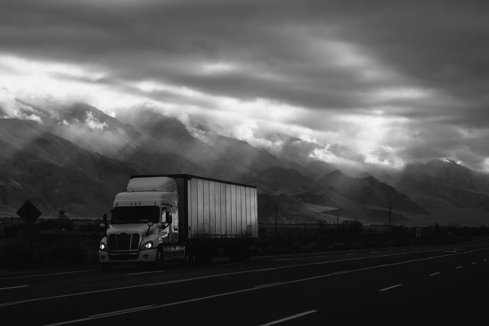 Heavy haul transport on highway